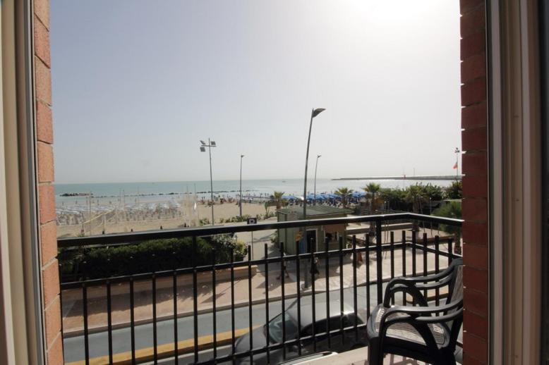 Belo Horizonte Bed & Breakfast Civitanova Marche Bagian luar foto
